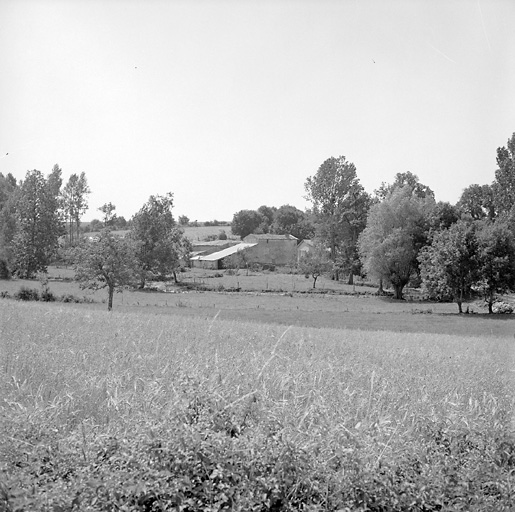 Ensemble vu depuis le nord-est.