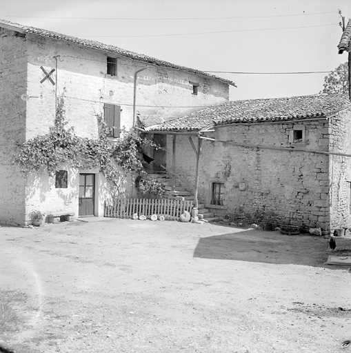 Logis, élévation antérieure.