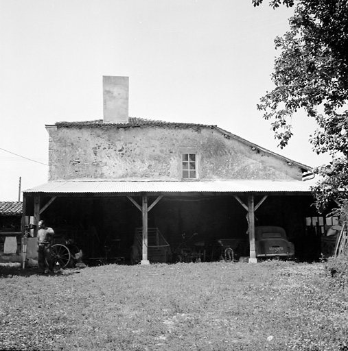 Ancien logis, élévation latérale sud.