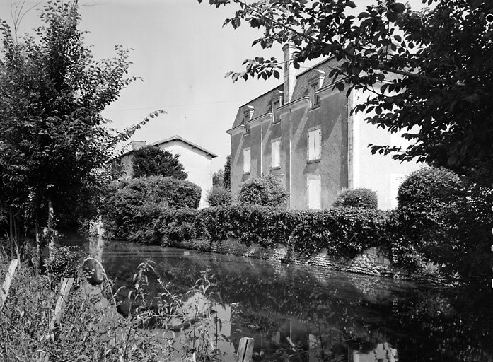 Logis, élévation postérieure est.