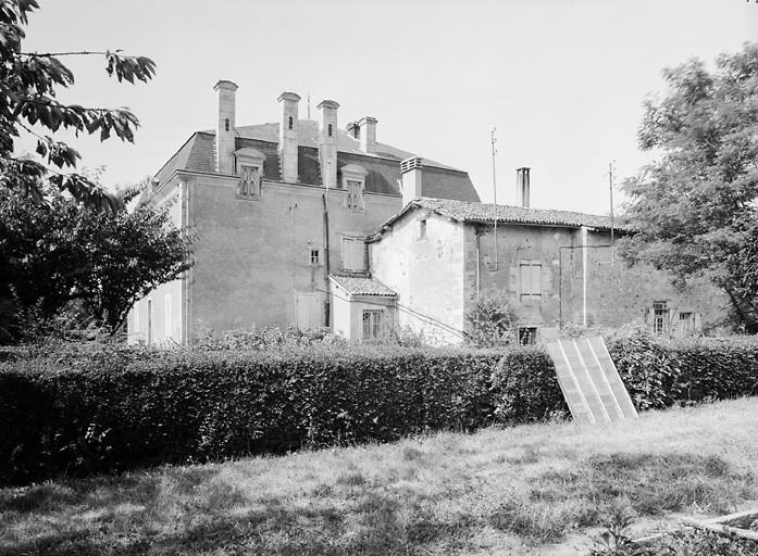 Logis, élévation latérale nord.