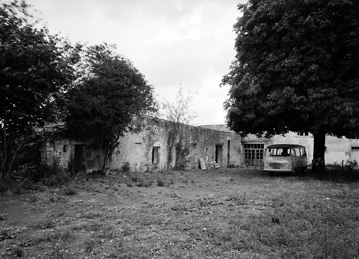 Communs, élévation antérieure.