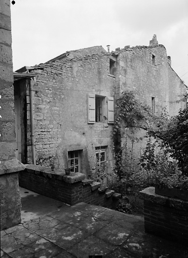 Corps de bâtiment en retour au nord-est, élévation sud.