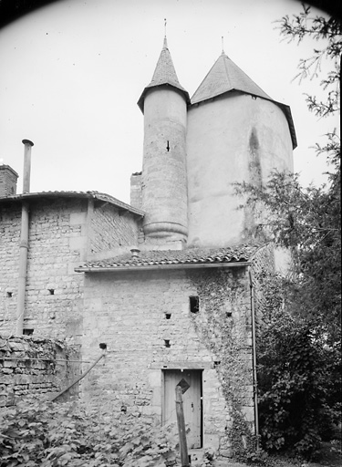 Bâtiment est, élévation ouest., tour d'escalier,face nord.