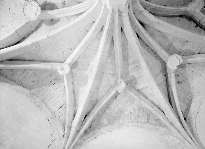 Bâtiment est, escalier, détail du couvrement.