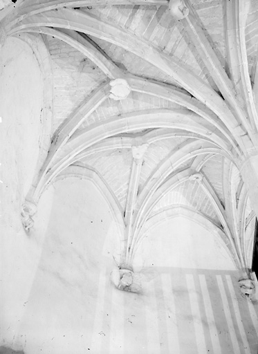 Bâtiment est, escalier, détail du couvrement.