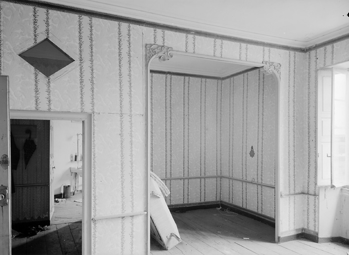 Logis, étage, 5ème chambre, alcôve au nord.