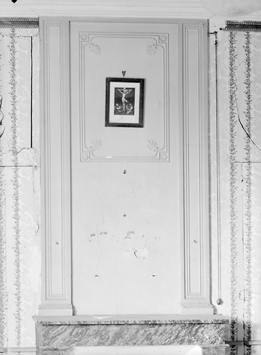 Logis, étage, 5ème chambre, alcôve au sud.