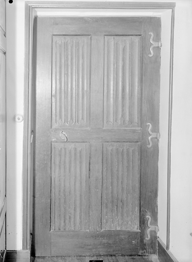 Logis, étage, détail d'une porte.