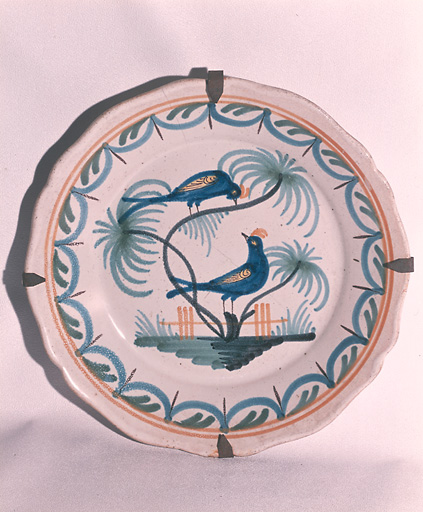 Assiette (37), décor aux oiseaux branchés