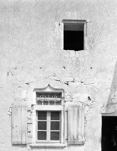 Elévation antérieure, détail de la partie centrale.