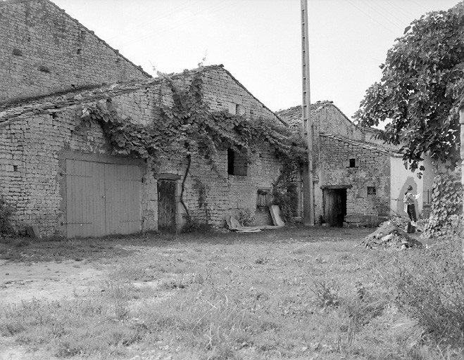 Dépendances, élévations sur cour.
