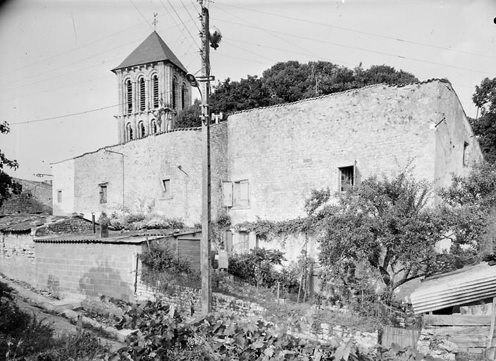 Bâtiment ouest, vue générale sud-ouest.