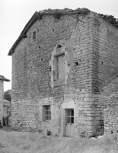 Elévation latérale nord-est.