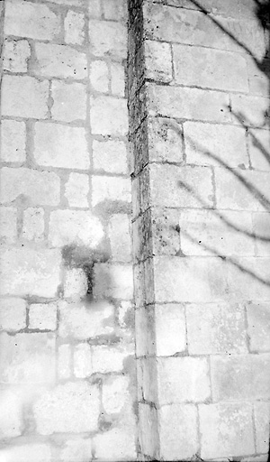 Eglise, élévation sud de la nef : détail du raccord entre la troisième et la quatrième travée.