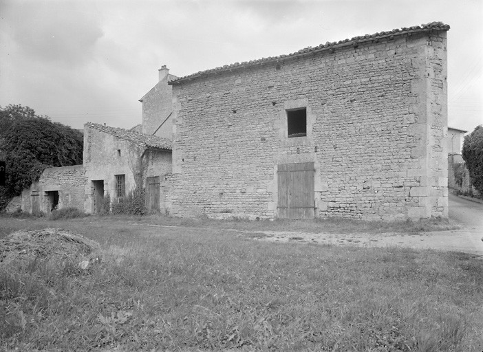 Dépendances, élévations sud.