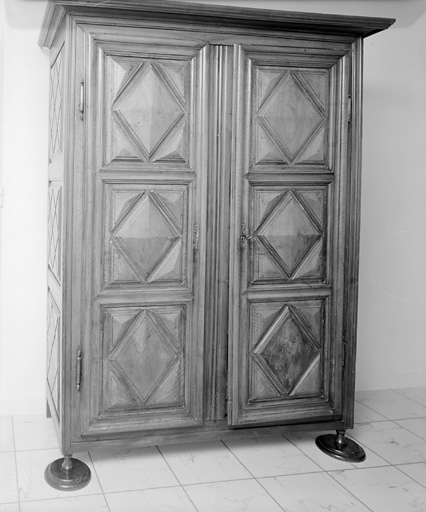 Armoire (2)