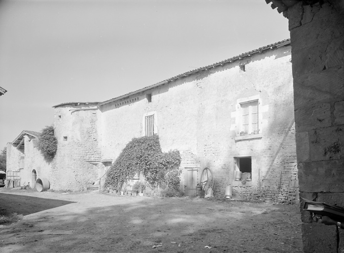 Logis, élévation antérieure sud-est.