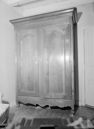 Vue de trois-quarts.