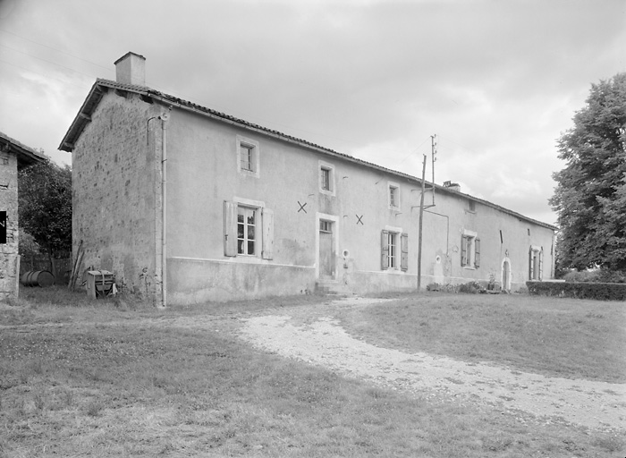 Logis, façade antérieure.