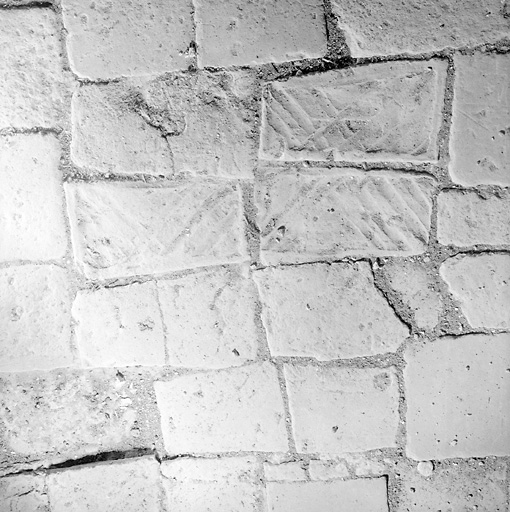 Troisième niveau habitable, salle est, sol.