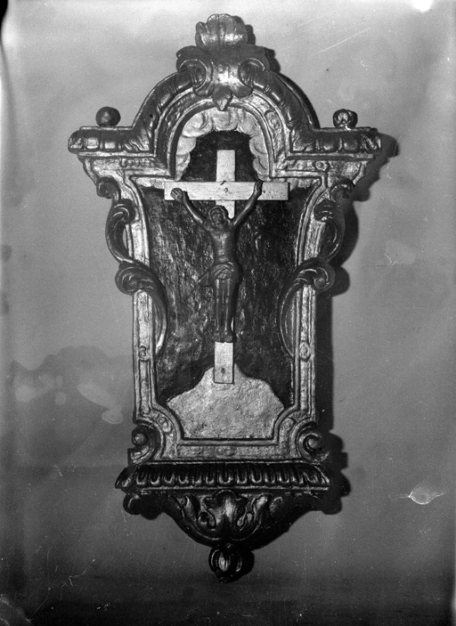 Croix : Christ en croix