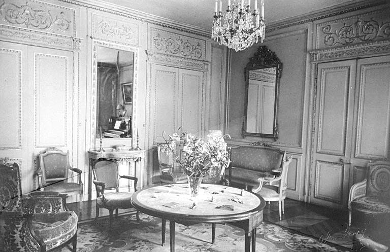 Intérieur, salon.