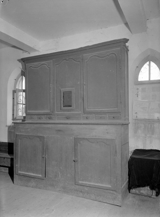 Armoire de sacristie