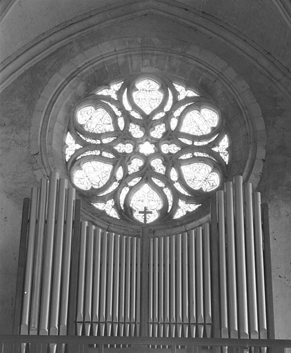 Intérieur, revers de la façade, rosace.