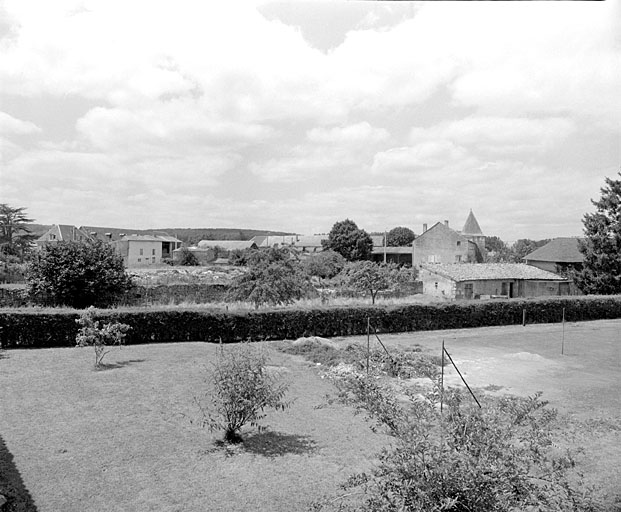 Vue depuis l'allée de l'Orangerie.