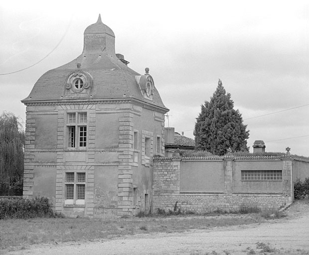 Orangerie, pavillon nord, élévation sud et est.