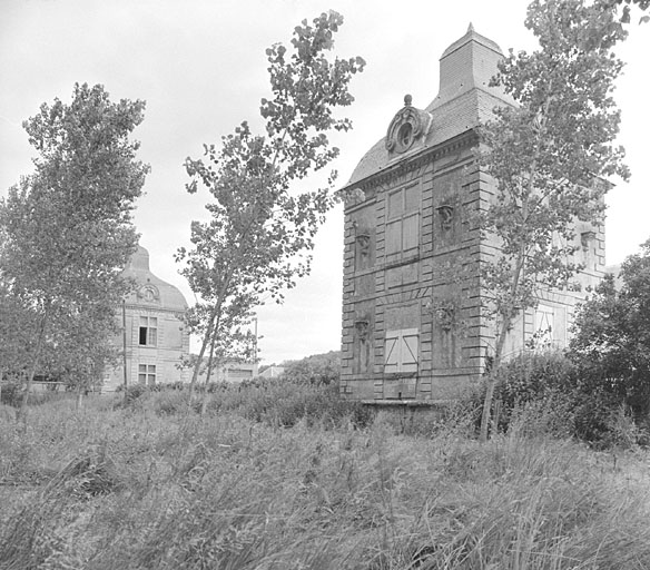 Orangerie, pavillons vus du sud ouest.