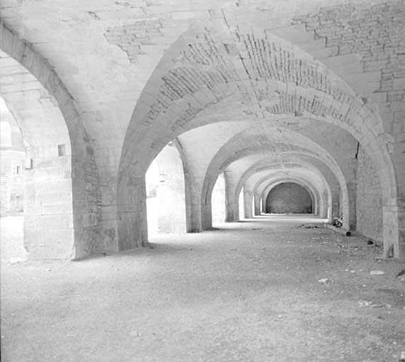 Intérieur, 1er niveau, vue du sud vers le nord.