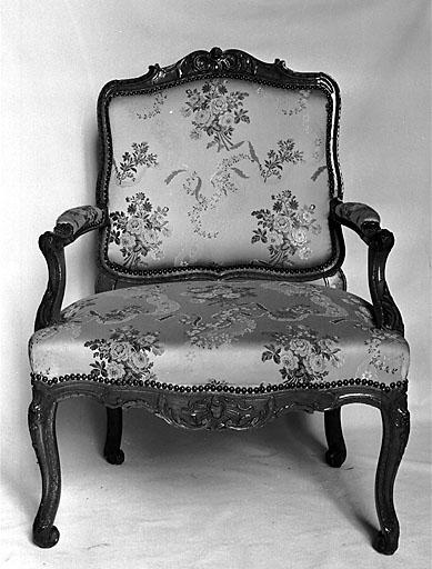 3 fauteuils à la reine, style Louis XV