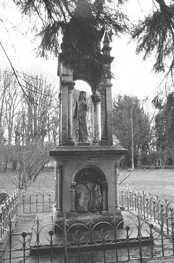 Jardin, monument à sainte Estelle, vue de face.