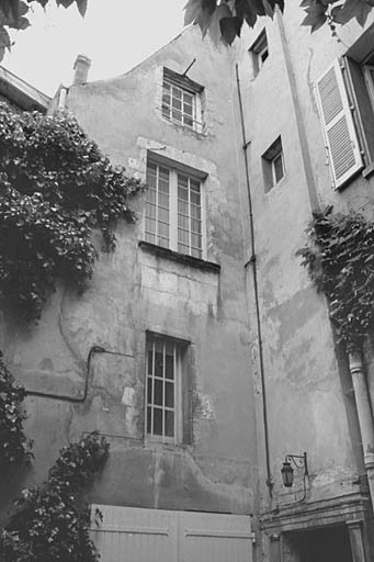 Corps de bâtiment est ou anciennes Grandes-Ecoles, élévation nord sur la cour d'entrée.