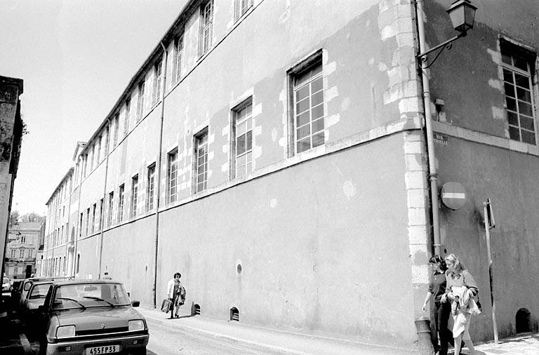 Elévation sur rue.
