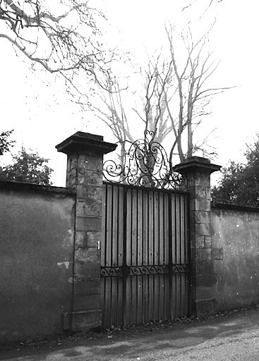 Portail du jardin, à l'ouest, élévation sur le chemin du Rempart.