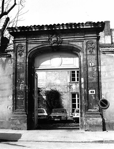 Elévation sur rue, détail du portail.
