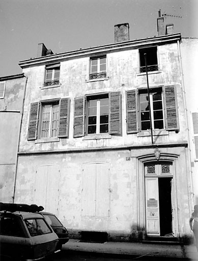 Corps de bâtiment sud, élévation sud sur rue.
