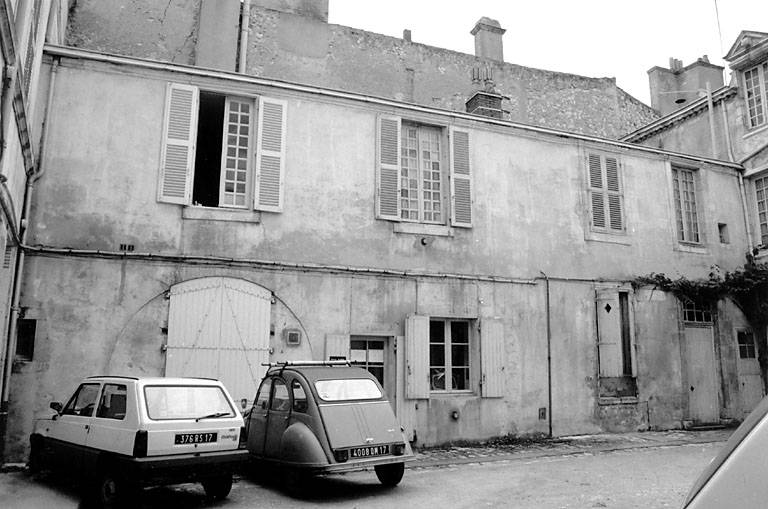 Aile sud, élévation nord sur cour.