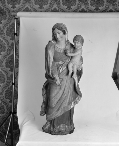 Statue (demi-nature) : Vierge à l'Enfant