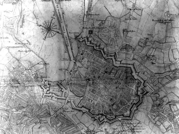 Plan de La Rochelle et de ses environs, en 1736, par Dubois de Belleville, détail de la ville intra-muros.