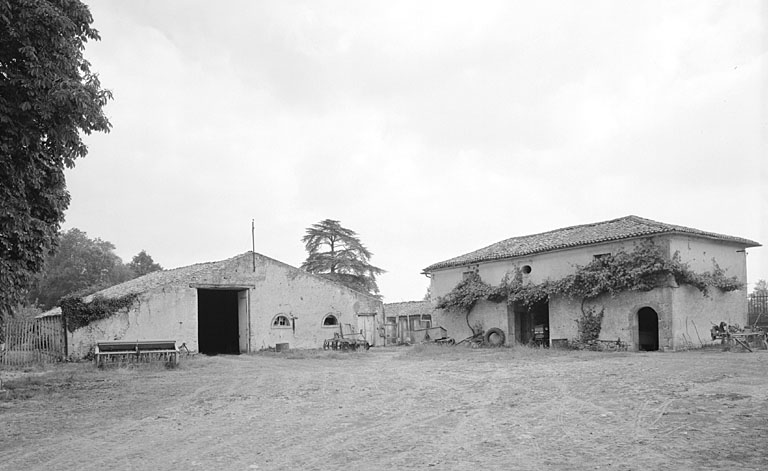 Métairie, dépendances nord-est, grange et hangar, élévation ouest.