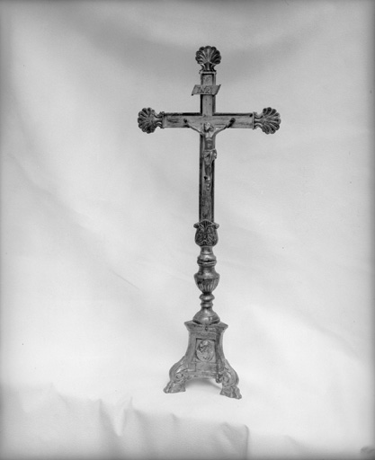 Croix d'autel