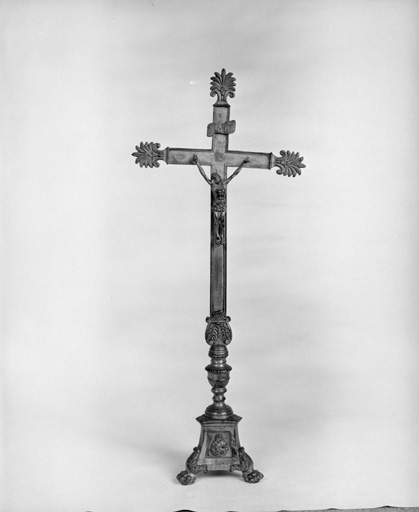 Croix d'autel