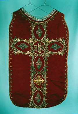 Chasuble, étole, manipule, voile de calice, bourse de corporal