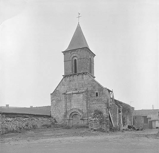 Eglise, vue depuis le sud-ouest.