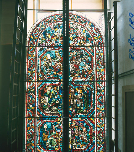 Déambulatoire sud, vitrail gauche, partie supérieure : Sainte Enfance.