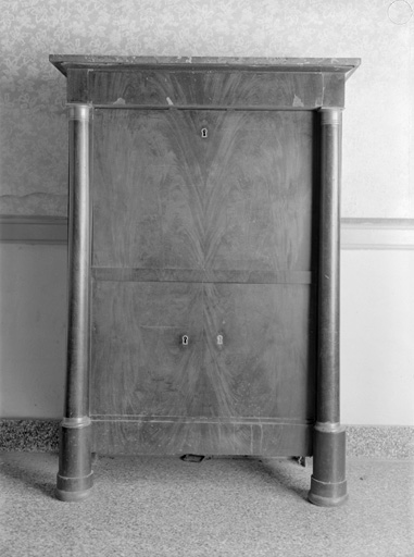 Secrétaire en armoire